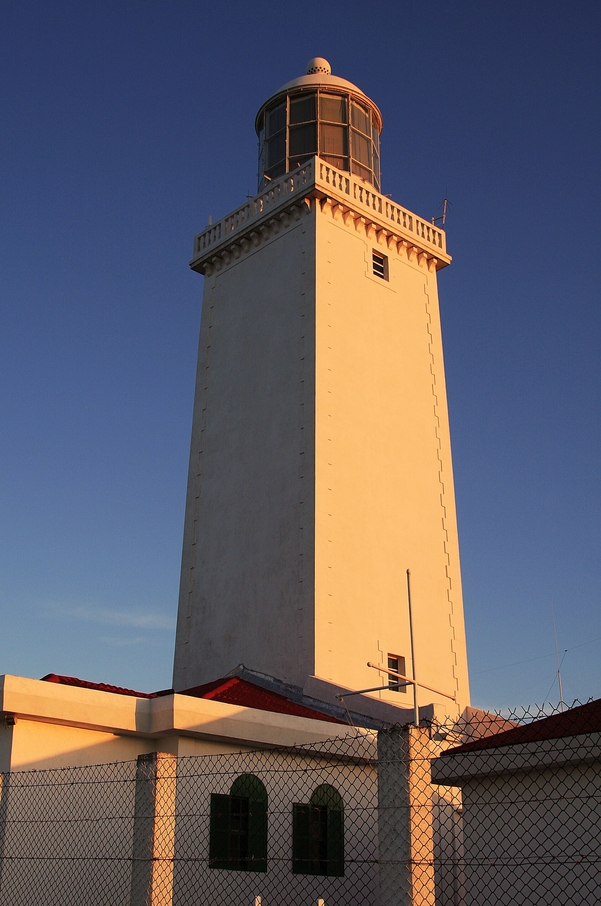 Farol de Santa Marta na ponta do Cabo de Santa Marta, Laguna, Santa Catarina.